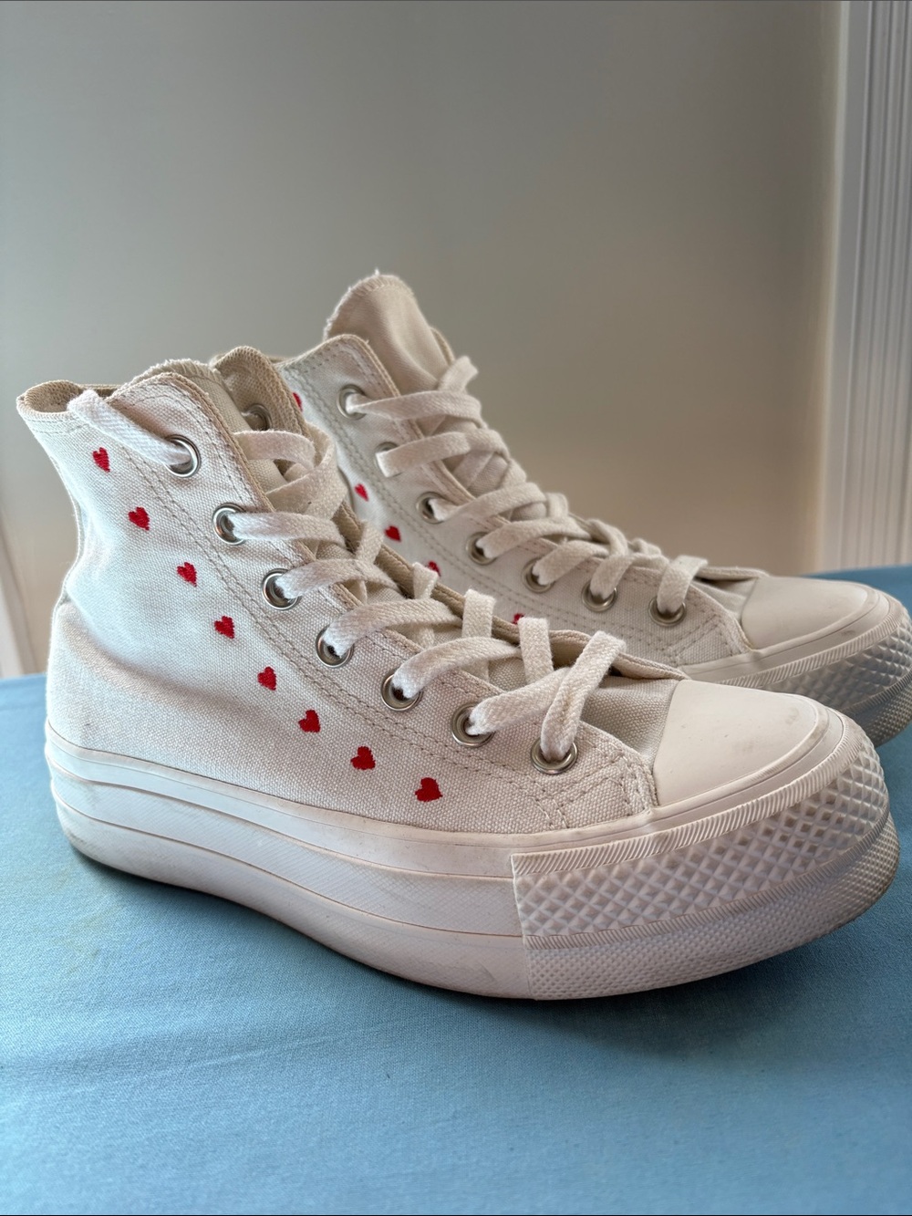 Converse Chuck Taylor All Star Lift Hi
White Red (Women's)